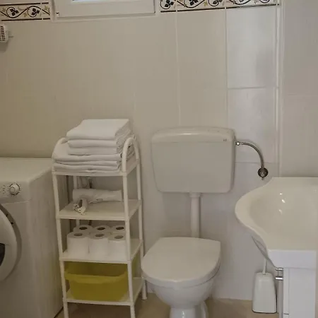 Apartment Radanovic-beaches 5 Min Walking *