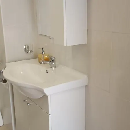 Radanovic-beaches 5 Min Walking * Cres