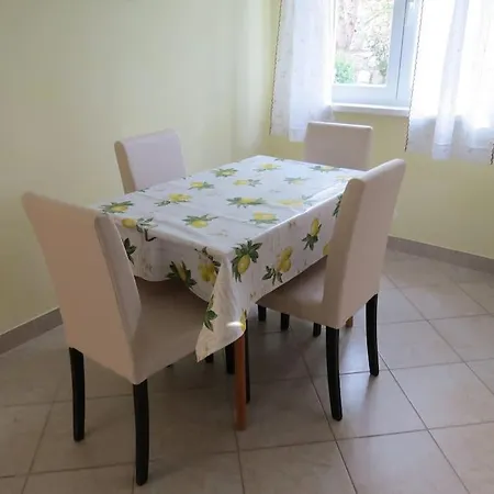 Apartment Radanovic-beaches 5 Min Walking Cres