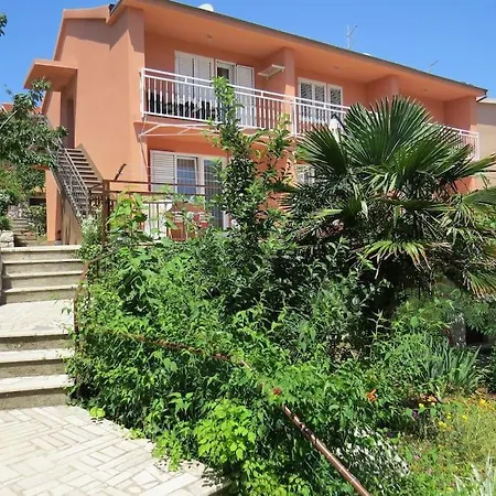 Apartment Radanovic-beaches 5 Min Walking Cres